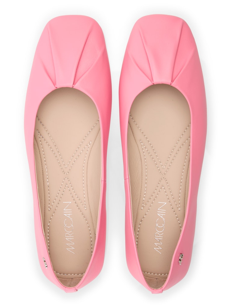 Schuhwerk, Schuh, Sneaker, Hoher Absatz, Halskette